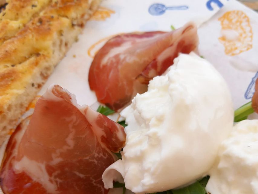 Polignano a Mare: Street Food Tour with Tastings and Wine - Caffè speciale and the sweet finish