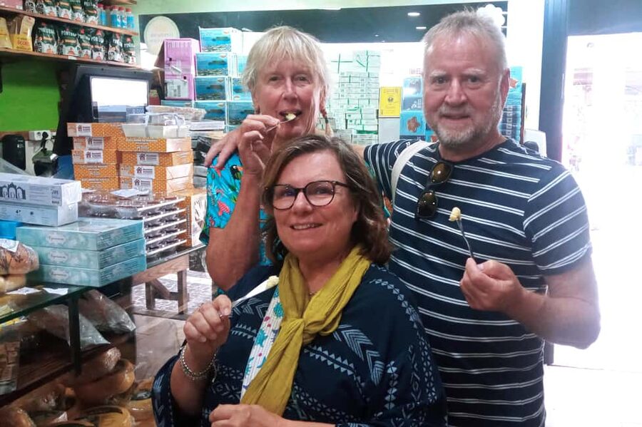 Ponta Delgada: Fat Dolphin Food Tours - Mercado da Graça and São Miguel pineapple