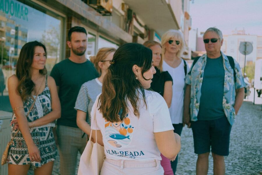 Portimão: Guided Local Food Tour - Meeting at the municipal market