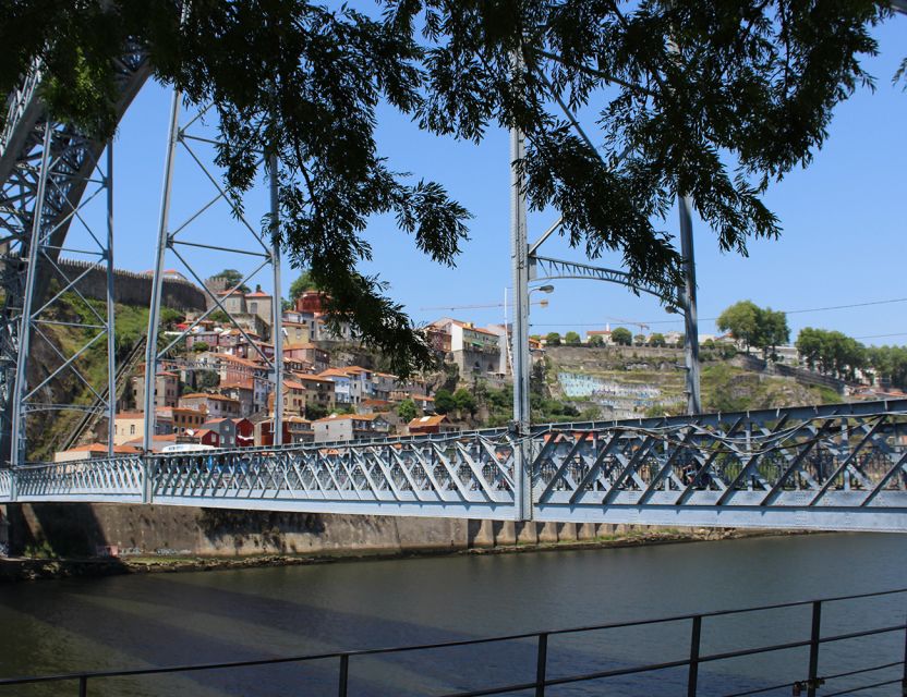 Porto: Wine Tasting with Tapas Walking Tour - Tapas, codfish cakes, and local pairings