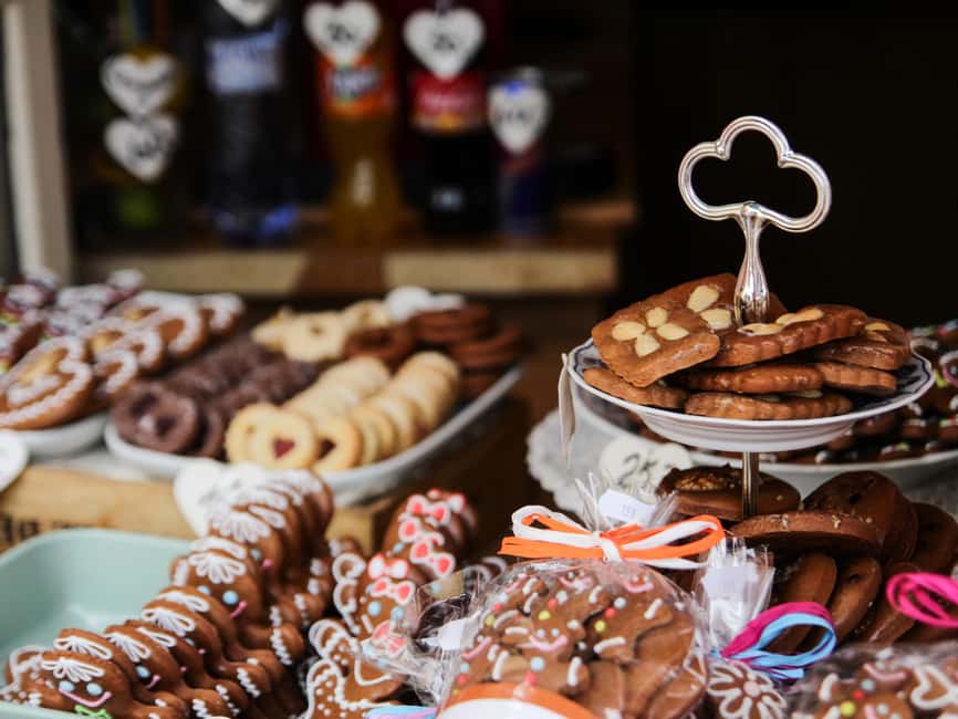 Prague: Food Tour with 10 Tastings of Classic Czech Dishes - Artisanal gingerbread and a Czech sweet finish