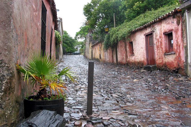 Premium Day Tour to Colonia del Sacramento - The lighthouse beside the Río de la Plata