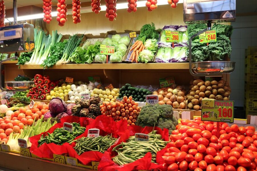 PREMIUM TAPAS TOUR: Paella, Market Tastings, and Winery - What makes the guide important