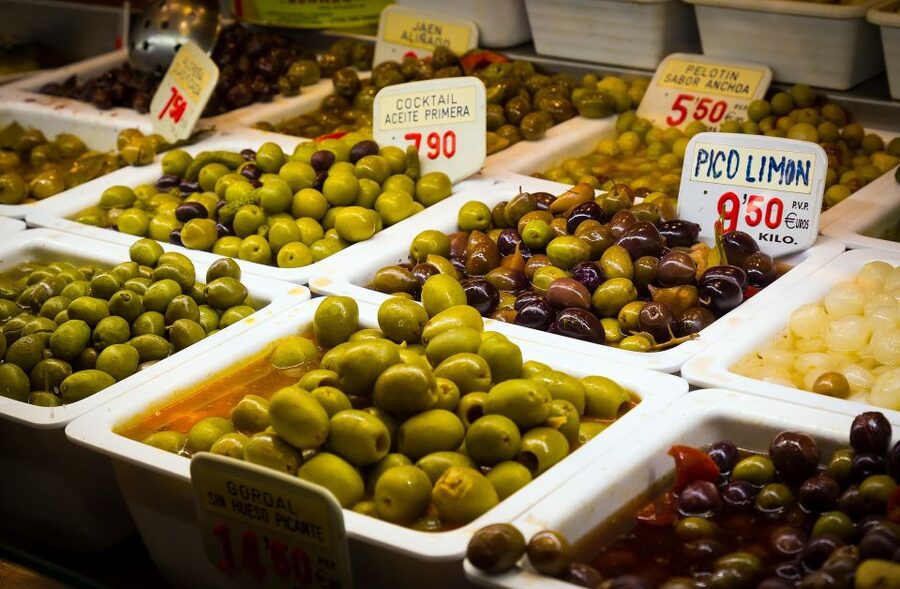 PREMIUM TAPAS TOUR: Paella, Market Tastings, and Winery - Tasting your way through Atarazanas Market