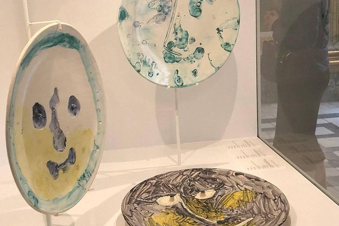 Private Barcelona Art and Tapas Walking Tour with Picasso Museum - Guides are a major part of the value