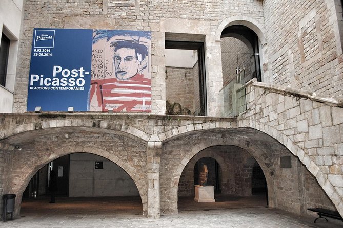 Private Barcelona Art and Tapas Walking Tour with Picasso Museum - One focused hour inside the Picasso Museum