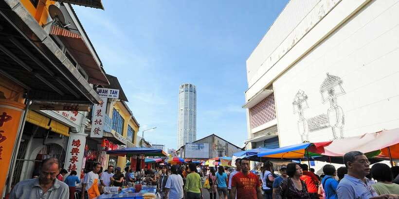 Private Half Day Penang Tasty Local Street Food Tour - Local drinks keep the route moving