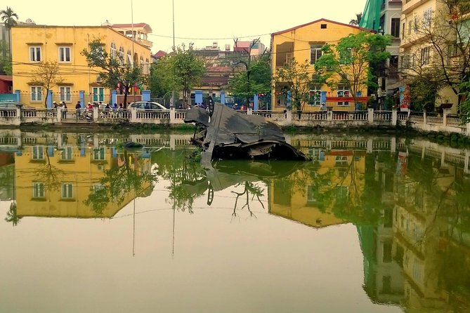 Private Hanoi Motorbike Sightseeing and Food Tour - Hoan Kiem Lake and the heart of Hanoi