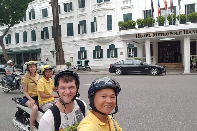 Private Hanoi Motorbike Sightseeing and Food Tour - West Lake, a welcome pause