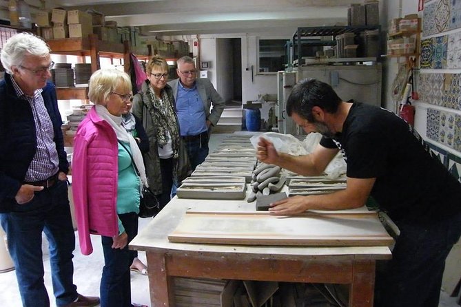 Private Lisbon Arrabida Wine Tour: Food & Wines, Mountain and Sea - Guides make the largest difference