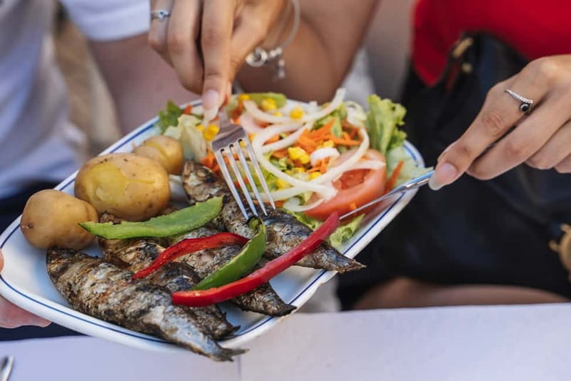 Private Lisbon Food Tour in Baixa with Wine & Local Delights - Ginjinha Sem Rival and Lisbon’s sweet finish