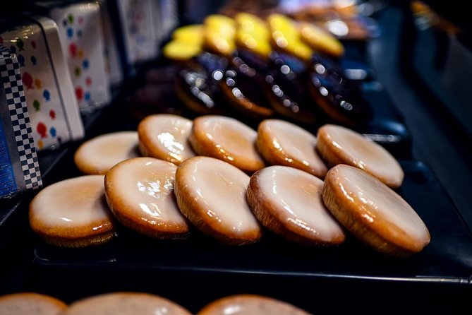 Private Montmartre Food Tour with Wine, Cheese & Pastries - Starting on Boulevard de Clichy