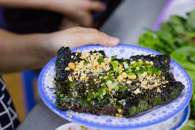 Private Street Food Evening Walking Tour in Ho Chi Minh City - Learning the food culture from a personal guide