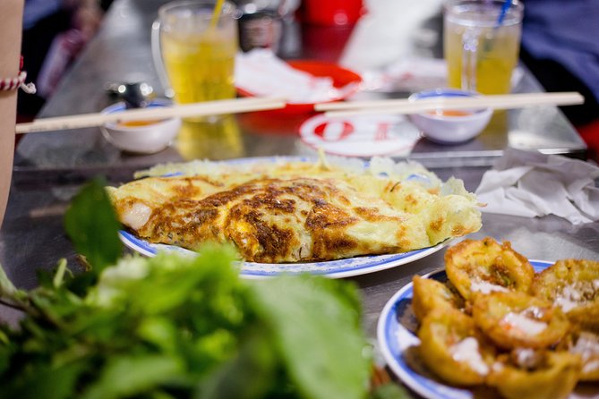Private Street Food Motorbike Tour in Ho Chi Minh City - District 4 Seafood and the Final Plates