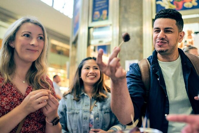 Queen Victoria Market Ultimate Foodie Tour - What the guides add to the morning