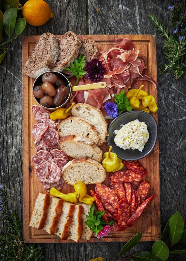 Queenstown: Walter Peak Gourmet BBQ & Lake Whakatipu Cruise - Who will enjoy this outing most?