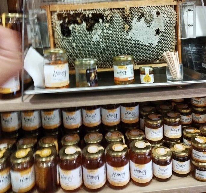 Rethymno:Evening tasting tour - Sampling traditional food shops