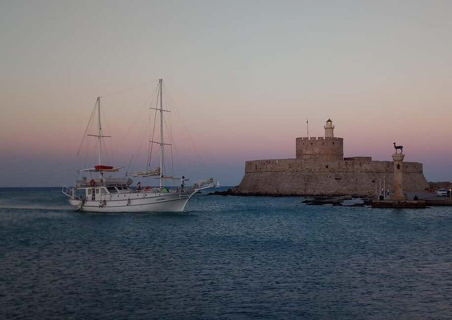 Rhodes: Sunset Cruise w/ Gourmet Buffet, Drinks & Live Music - Comfort, seating, and what to bring