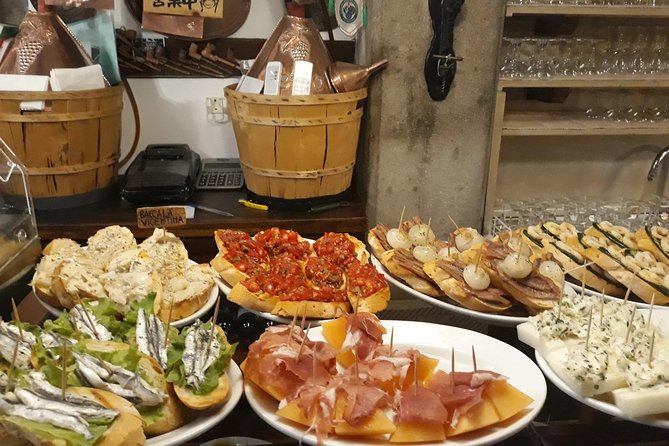 Rialto Market Food and Wine Lunchtime Tour of Venice - Cicchetti and wine: where the price earns its keep