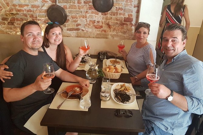 Rialto Market Food and Wine Lunchtime Tour of Venice - A Grand Canal walk with food in the background