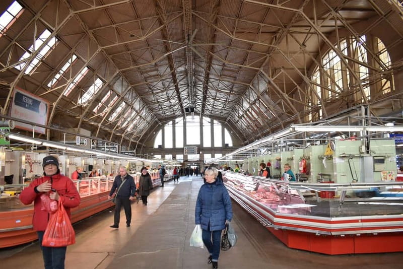 Riga: Central Market Latvian Food Tour - Meeting your guide near the Hilton Hotel
