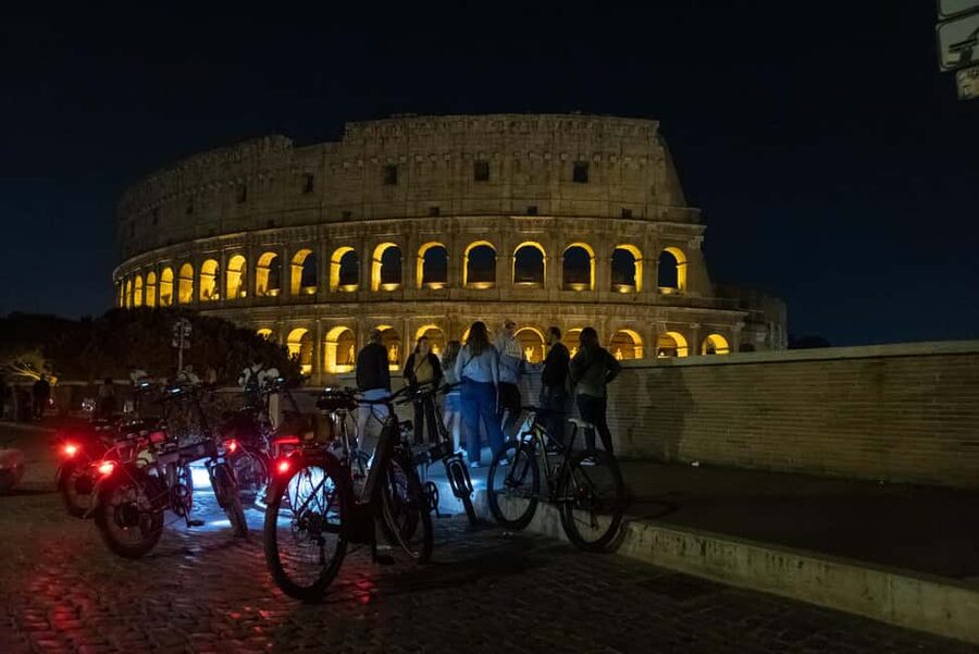 Rome by Night: E-bike Small Group Tour -Food & Wine (Option) - Starting at Santa Maria Maggiore
