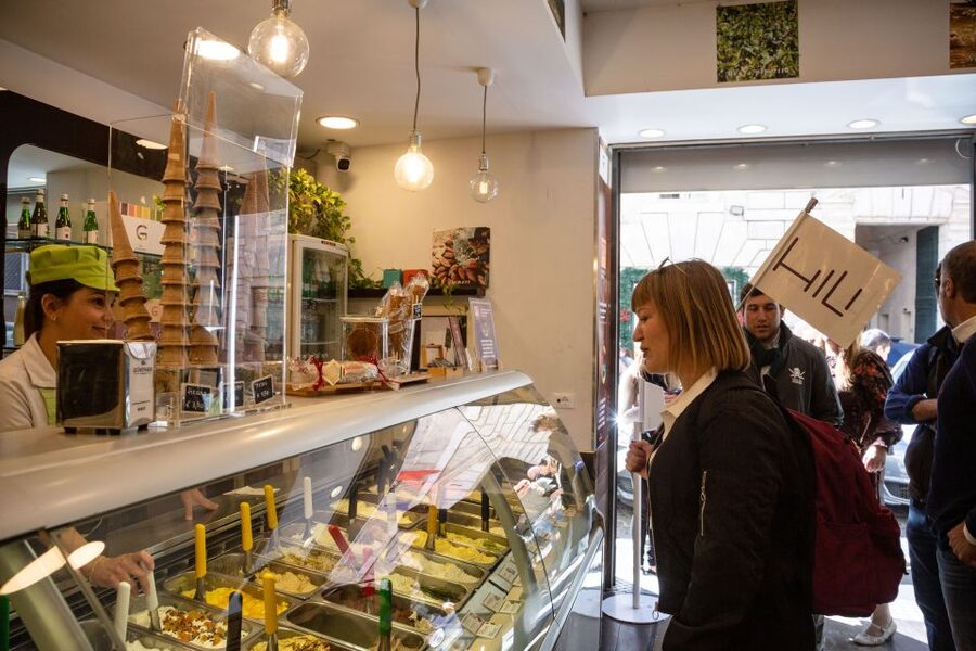 Rome: Eat Like a Roman Ghetto & Campo de' Fiori Food Tour - Finishing with artisanal gelato