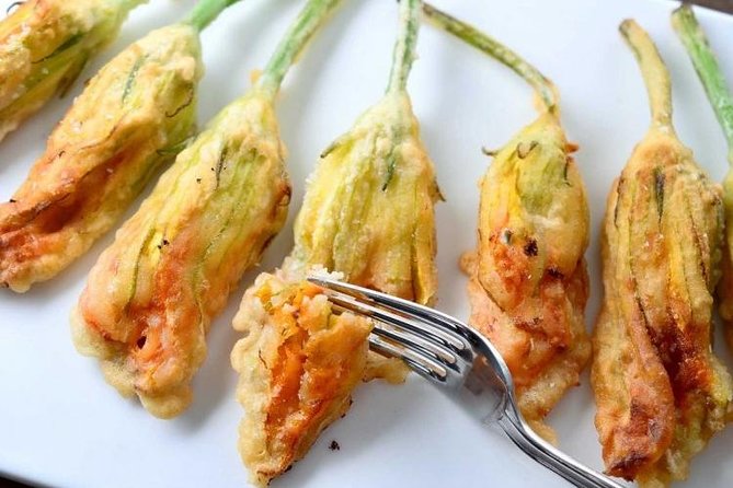 Rome Food Experience Max 6 People Group Tour | w/Private Option - The guides shape the evening