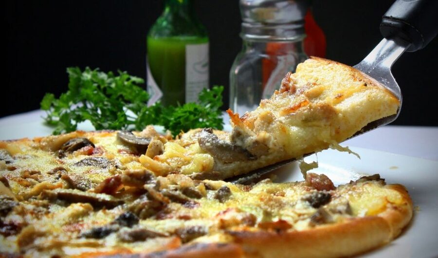 Rome: Food Tour and Wine Tasting in a Traditional Trattoria - Finishing with gelato in Trastevere