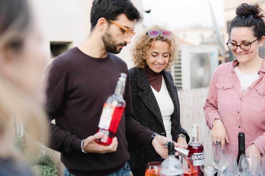 Rome: Food Tour of the Historic Center with Rooftop Spritz - Crossing the Tiber for a trapizzino