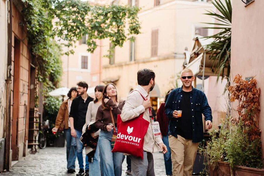 Rome Food Tour: Trastevere Aperitivo, Wine & Pasta Dinner - Starting in Trastevere with an Appetite