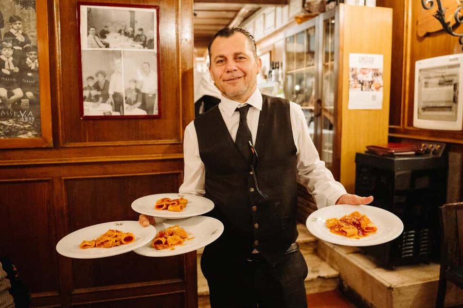 Rome Food Tour: Trastevere Aperitivo, Wine & Pasta Dinner - Checco Er Carettiere and the Main Pasta Dinner
