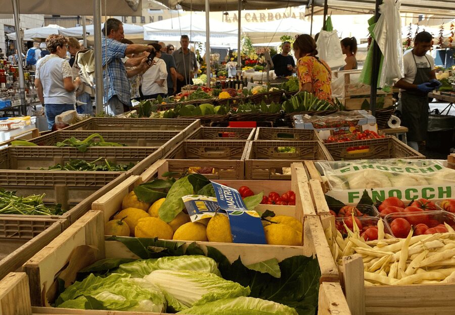 Rome: Food & Wine Tour of Campo de Fiori, Ghetto, Trastevere - Trastevere brings pasta and a final sweet course
