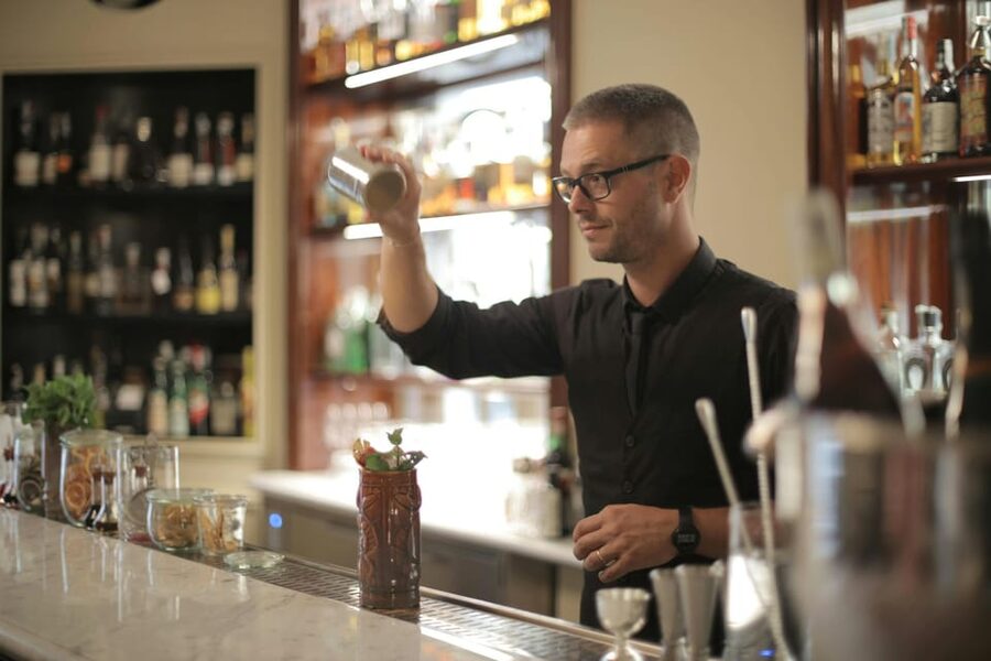 Rome: Guided Food Tasting Tour in Trastevere - The Guides Make the Difference