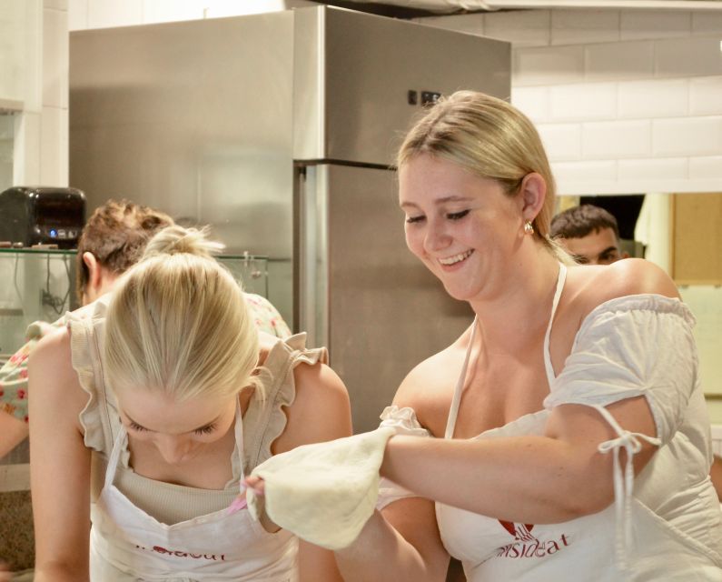 Rome: Hands-On Pizza Making Class near the Vatican with Wine - The Recipe You Take Home