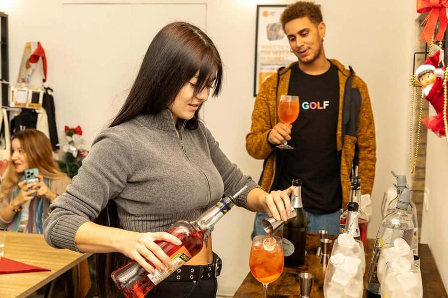 Rome: Pizza Making Cooking Class With Spritz Cocktails - Who should book this Rome cooking class?