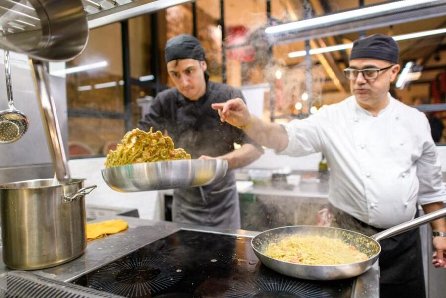 Rome: Roman Restaurant Dining Experience with Food and Wine - Key points to know before booking