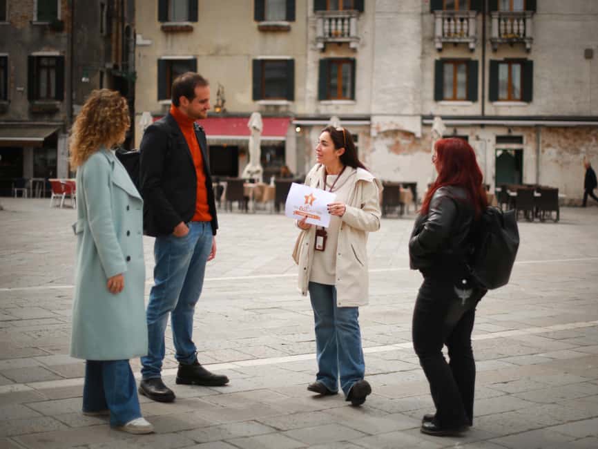 Rome: The Ultimate Trastevere Food Tour with a Local - Meeting Sora Lella and starting with biscuits