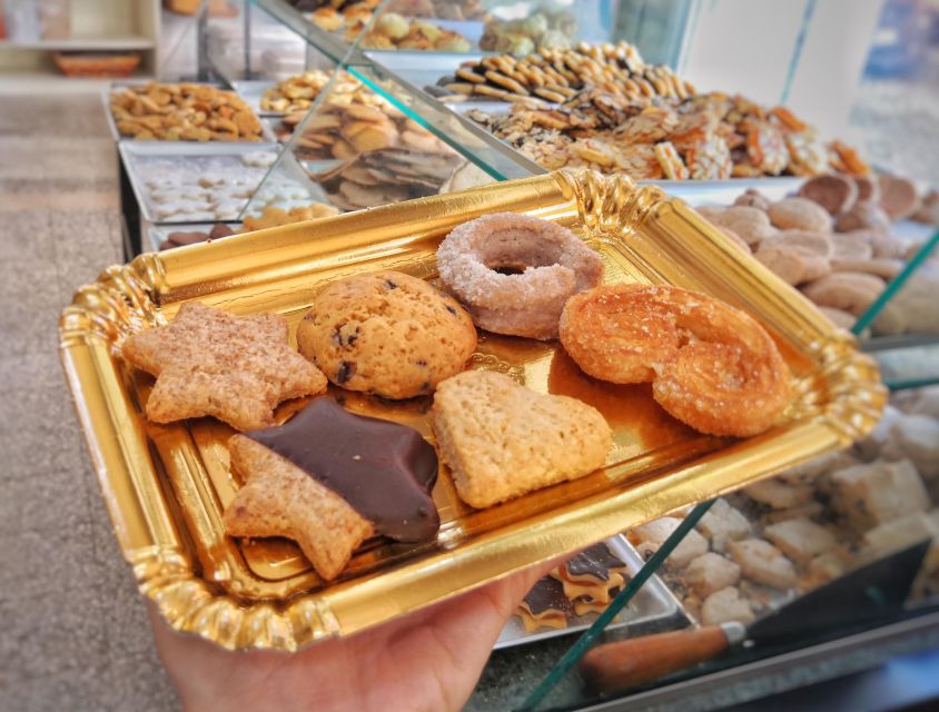 Rome: Trastevere and Jewish Ghetto Street Food Walking Tour - Tiber Island and Piazza in Piscinula