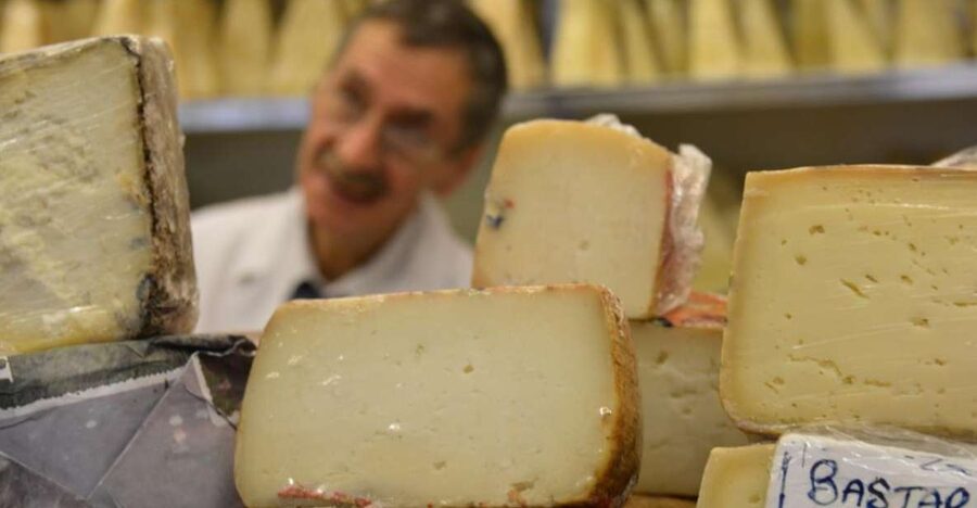 Rome: Trastevere Food and Wine Tasting Tour - Antica Caciara and the serious business of cheese