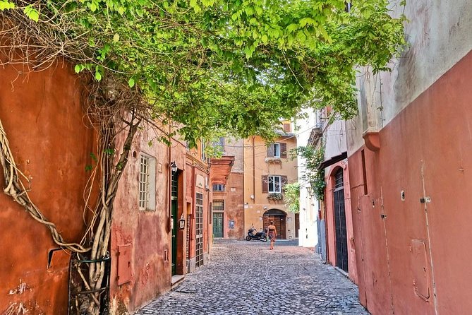Rome: Trastevere Food tour with Free-Flowing Fine Wine - What the guides add to the meal