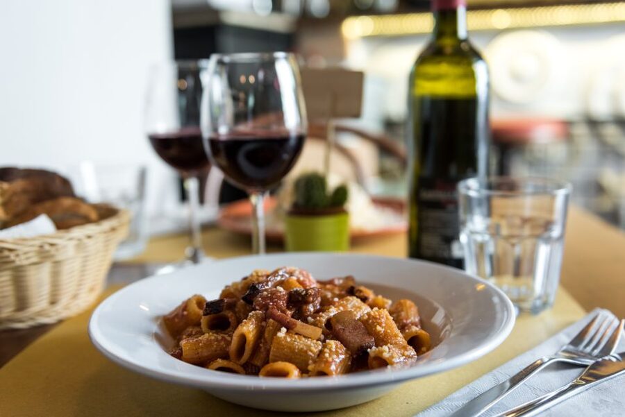 Rome: Twilight Trastevere Food Tour with Wine Tasting - Da Enzo al 29 and the value of skipping the queue