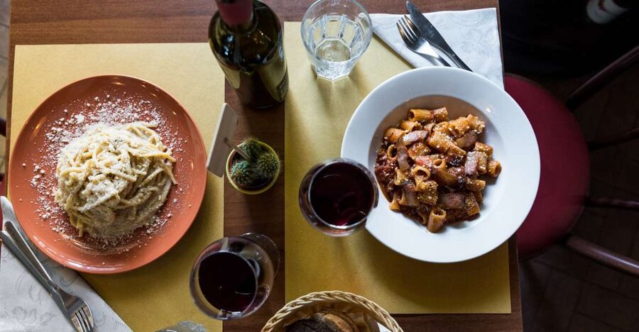 Rome: Twilight Trastevere Food Tour with Wine Tasting - A dinner that arrives in several chapters