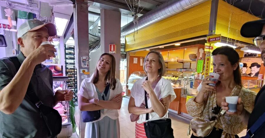 Rome: Vatican Street Food and Wine Tour with Farmers Market - What the wine adds to the walk