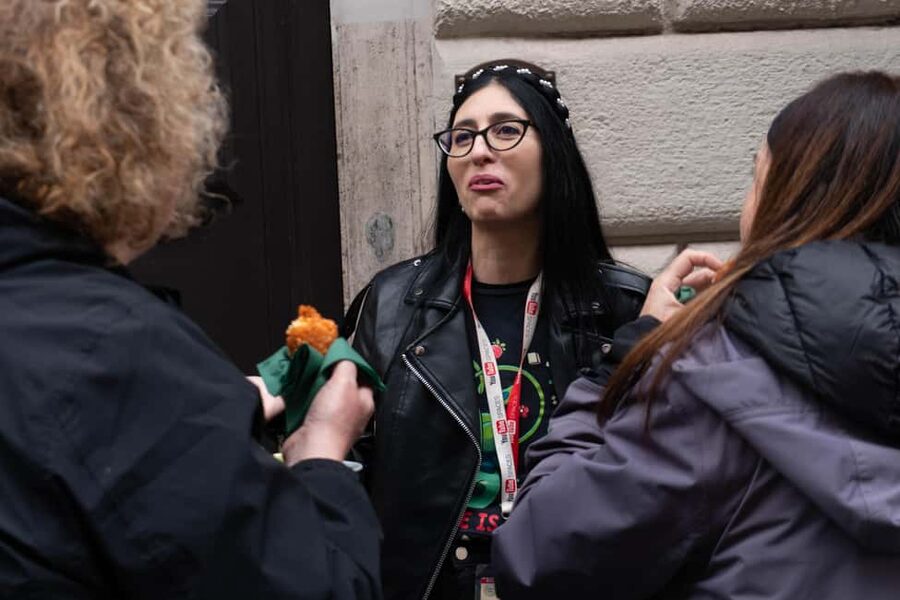 Rome: Vegan Street Food Tour with Local Guide - Roman pizza with a crisp crust