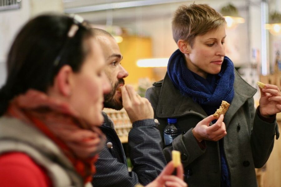 Rotterdam: Guided Walking Food Tour - Craft beer, cider, and a satisfying finish