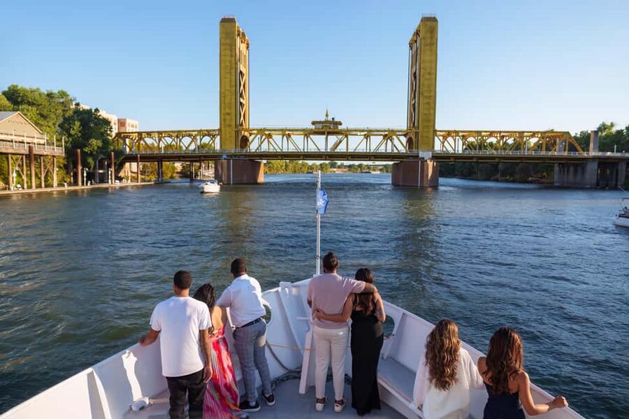 Sacramento: City Cruises Sights and Sips Cruise - Key things to know before boarding