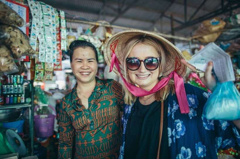 Saigon at Sunset: Ultimate Street Food Experience - Beef stew noodles and the first taste of Saigon