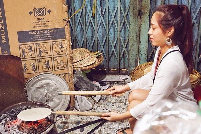 Saigon's Hidden Flavors - Private Street Food Walk with Local Students - Watching bánh xèo crackle in the pan