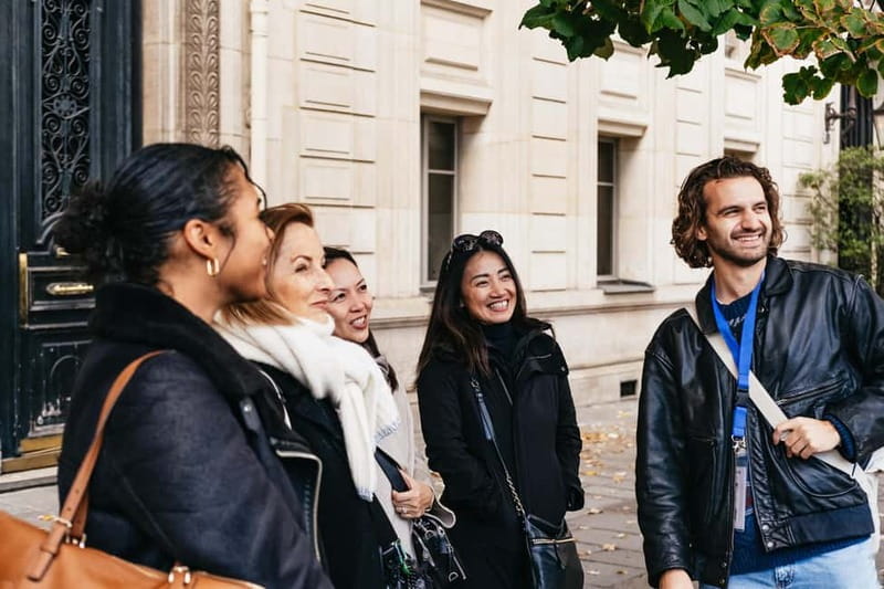 Saint-Germain: Gourmet Chocolate & Pastry Walking Food Tour - The pace, the seating, and the practical trade-offs